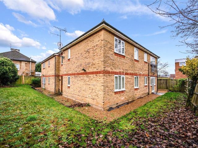 Apartment for rent in Epsom, Surrey