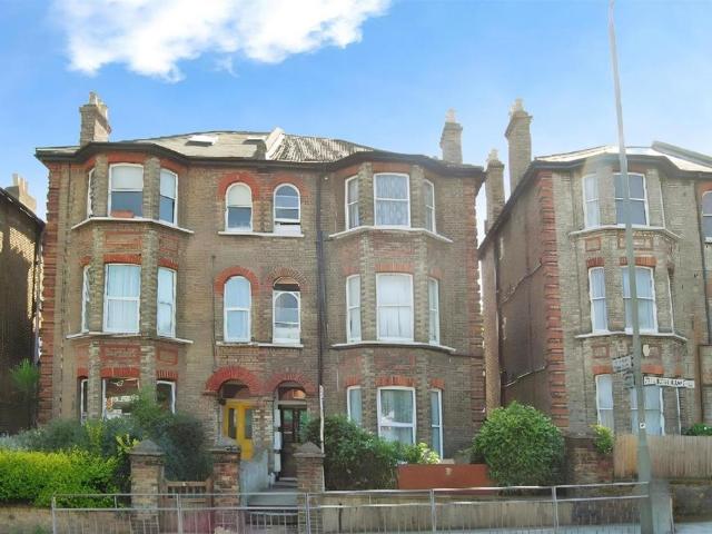 House for rent in Hendon, Greater London