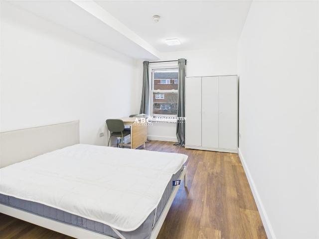 Studio for rent in Hendon, Greater London