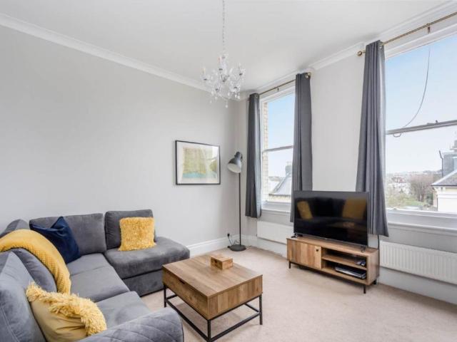 Apartment for rent in Aldrington