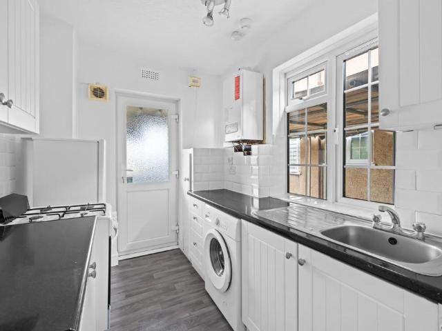 Apartment for rent in London Borough of Ealing, Hanwell