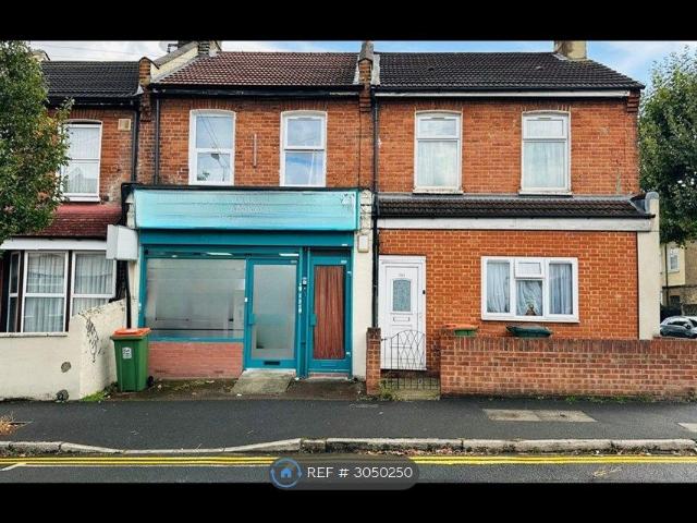 Apartment for rent in London Borough of Newham, Greater London