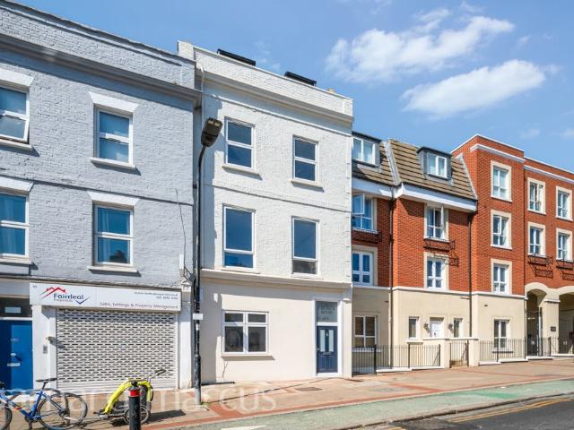 Apartment for rent in London Borough of Ealing, Greater London