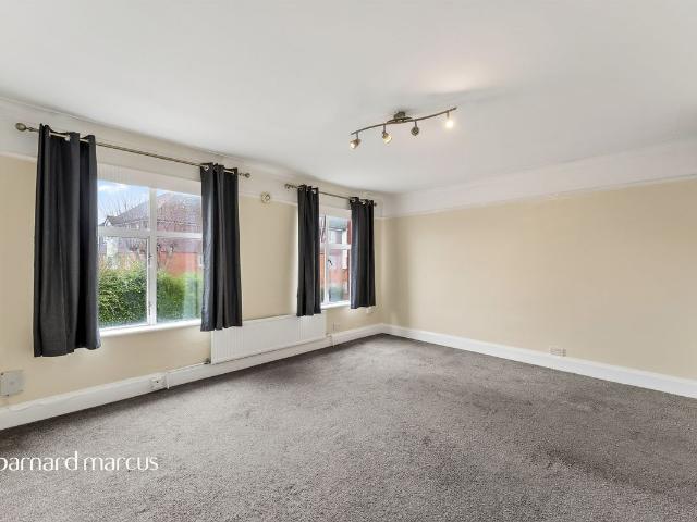 Apartment for rent in London Borough of Merton, Collier's Wood