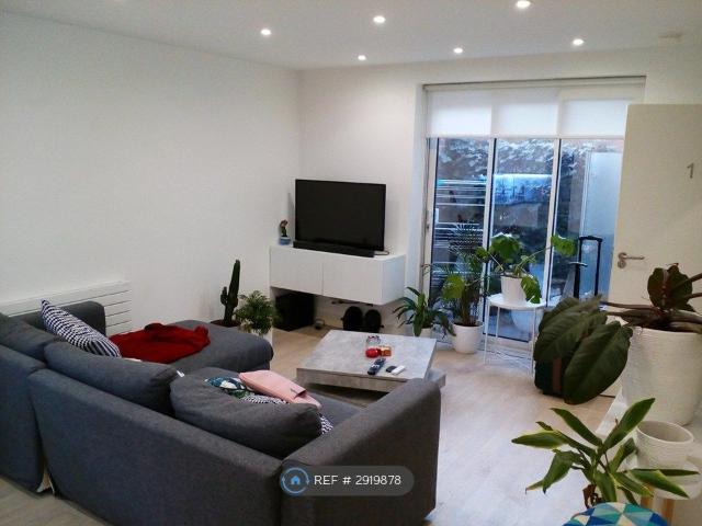 Apartment for rent in London Borough of Merton, Mitcham