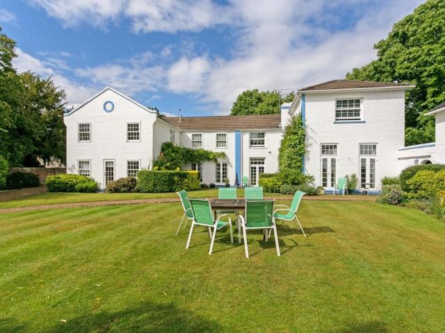 Apartment for rent in Old Windsor, Windsor and Maidenhead