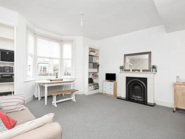 Apartment for rent in North Sheen, Greater London