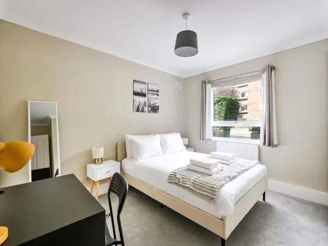 Apartment for rent in North Sheen, Greater London