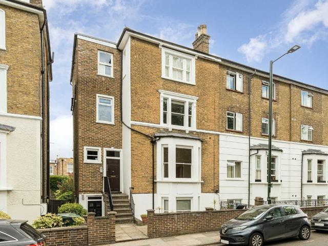Apartment for rent in North Sheen, Greater London