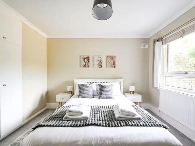 Apartment for rent in North Sheen, Greater London