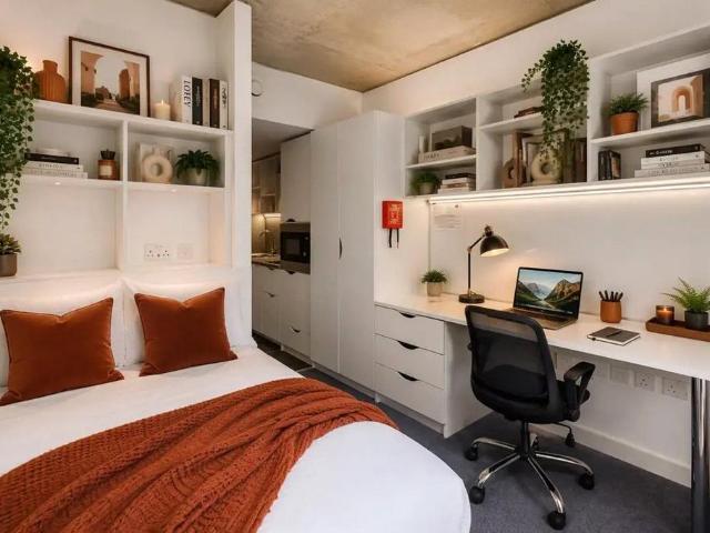 Apartment for rent in Egham, Runnymede