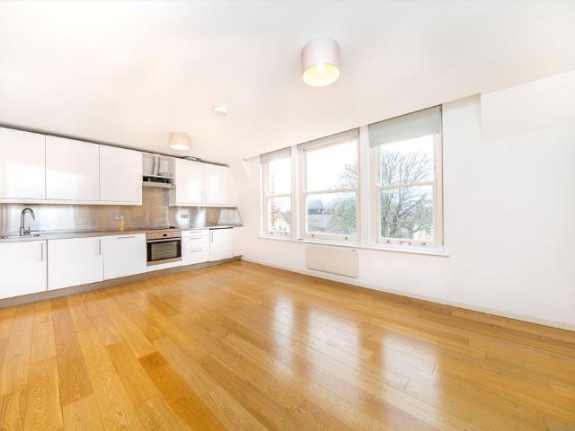 Apartment for rent in East Sheen, Greater London