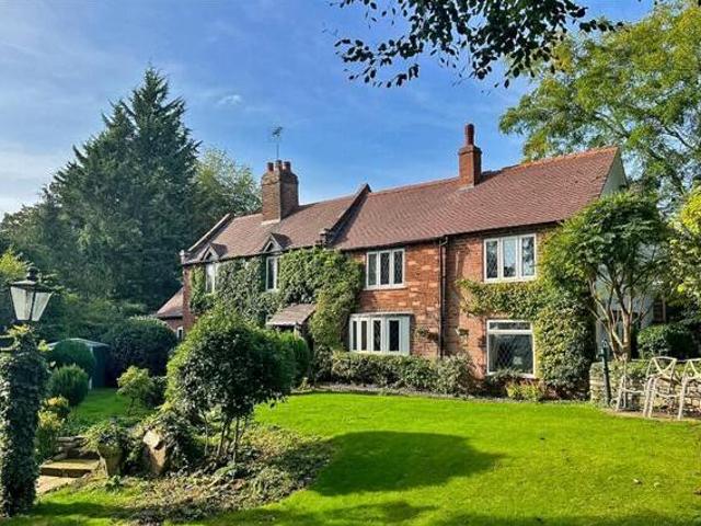 House for sale in Tettenhall, West Midlands