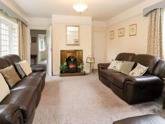 House for rent in Thornton Hough, Wirral