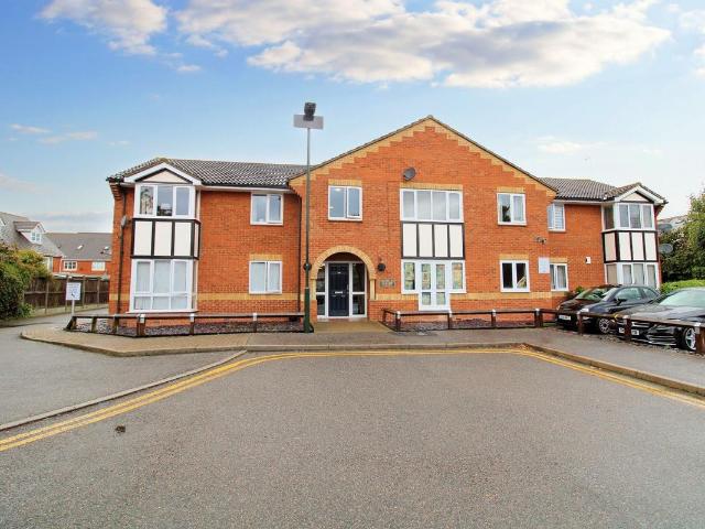 Apartment for rent in East Wickham, Greater London