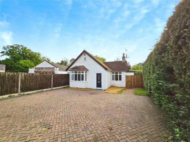 House for rent in Heol-las, Surrey
