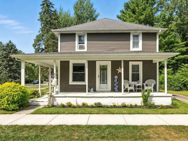 House for sale in Croswell