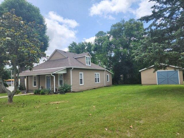 House for sale in Loretto