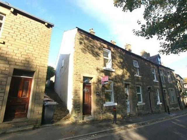 House for sale in Old Glossop, Charlesworth