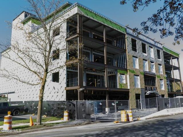 Condo for sale in Saratoga Springs