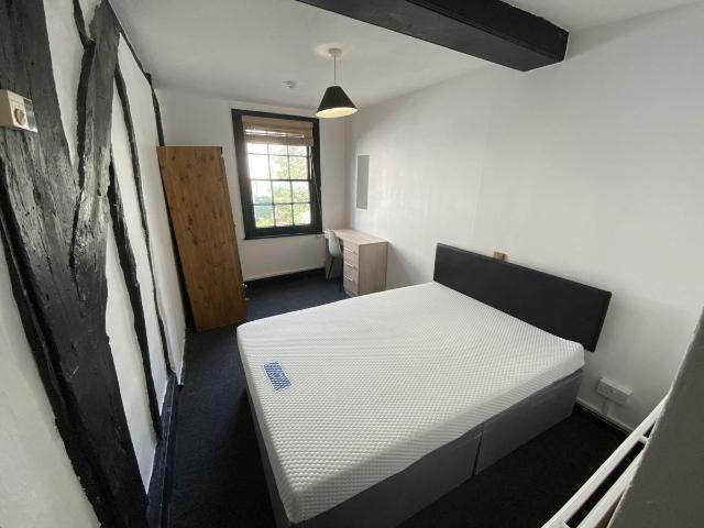 Room for rent in Longport, The Bridge