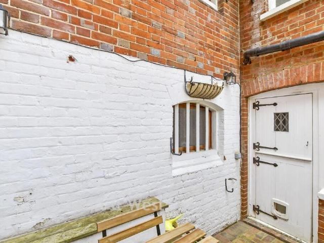 House for rent in Pachesham Park, Surrey
