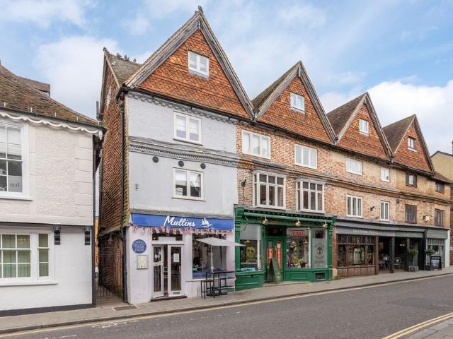 Apartment for rent in Rose Hill, Pachesham Park
