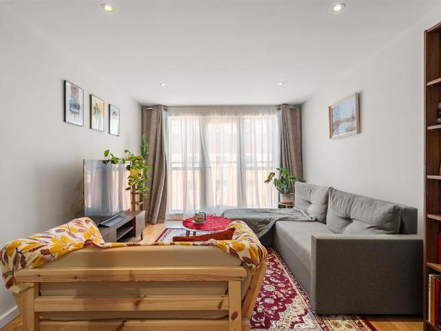 Apartment for rent in Horsell, Woking