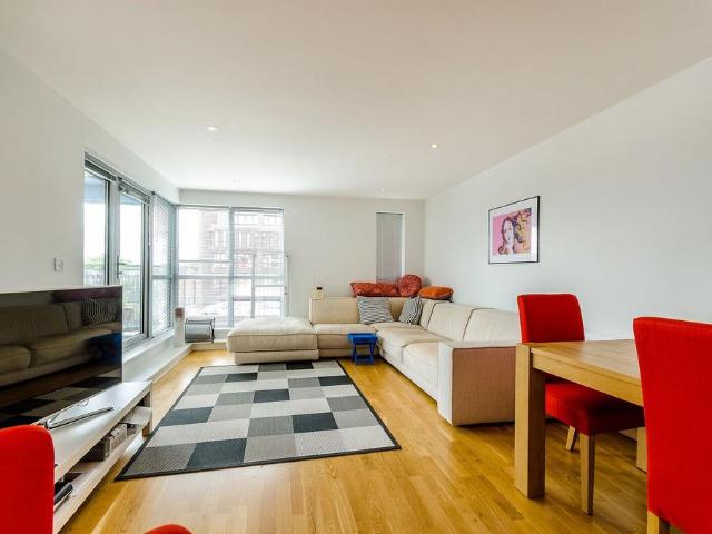 Apartment for rent in Horsell, Woking