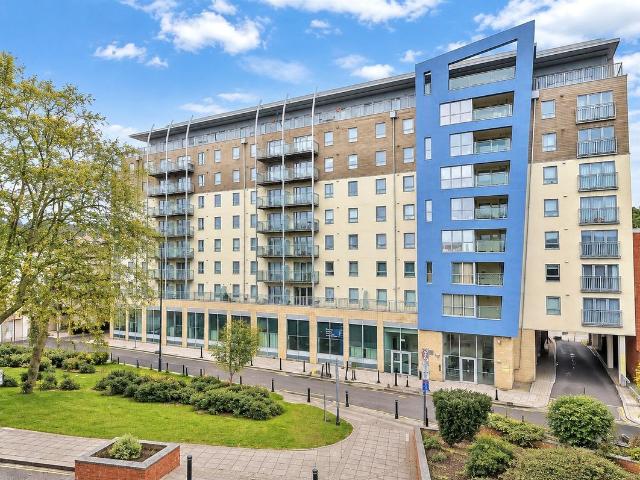 Apartment for rent in Horsell, Woking