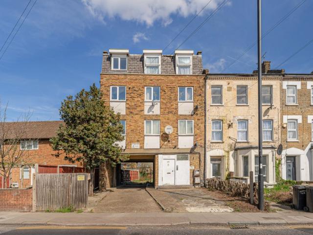 Apartment for rent in Edmonton, Greater London