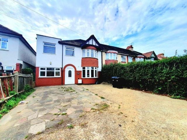 Room for rent in Edmonton, Greater London