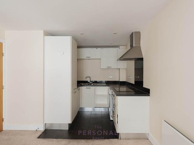 Apartment for rent in Woodcote, Epsom