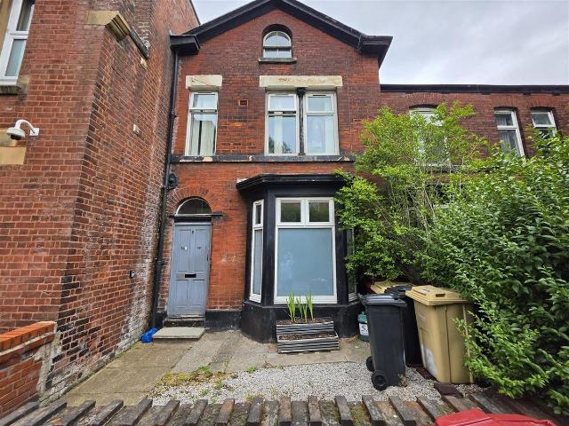 Apartment for rent in Moses Gate, Lee Bank