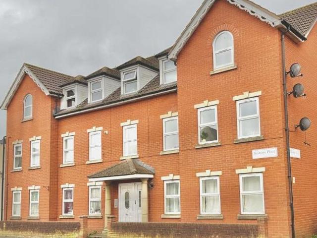 Apartment for rent in Burnham-on-Sea and Highbridge, Highbridge