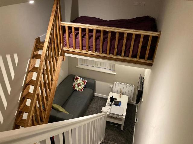 Apartment for rent in Moorlands, Bare