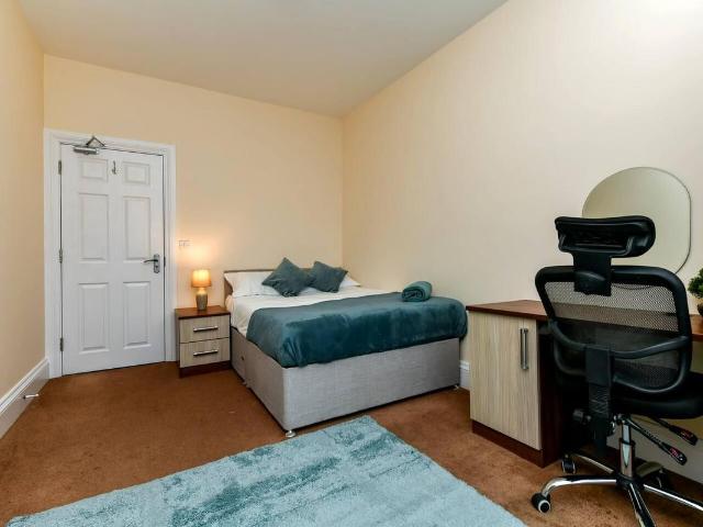 House for rent in Moorlands, Bare