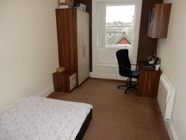 Room for rent in Moorlands, Bare