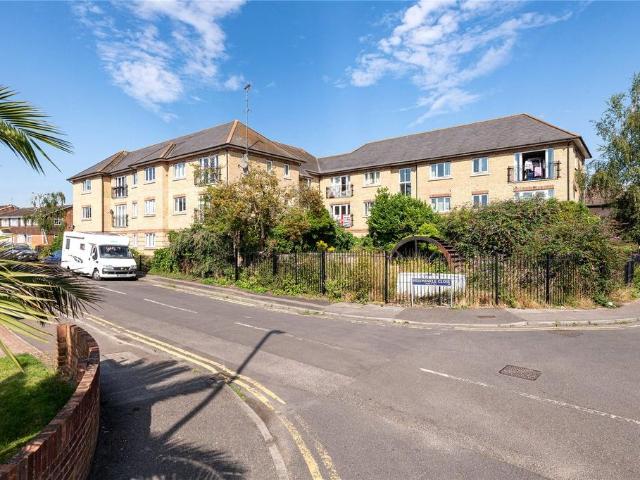 Apartment for rent in Grove Park, Swale