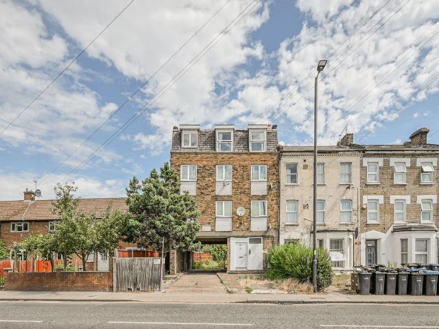 Apartment for rent in Edmonton, Greater London