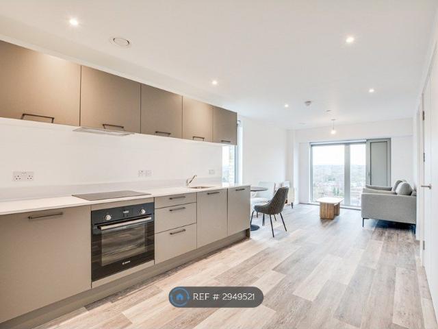 Apartment for rent in Barton upon Irwell, Salford