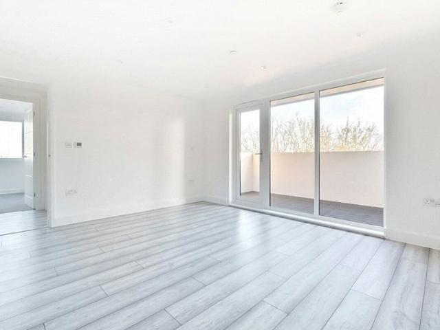 Apartment for rent in Regent Quay, Oad Street