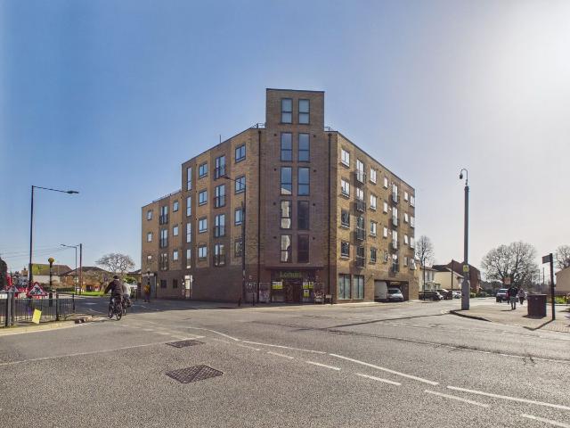 Studio for rent in Slough