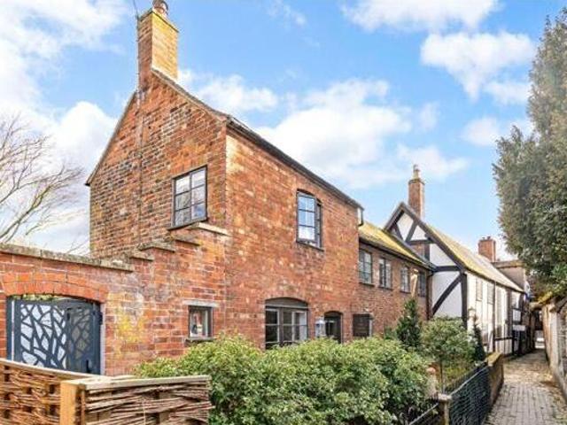House for sale in Priors Park, Tewkesbury
