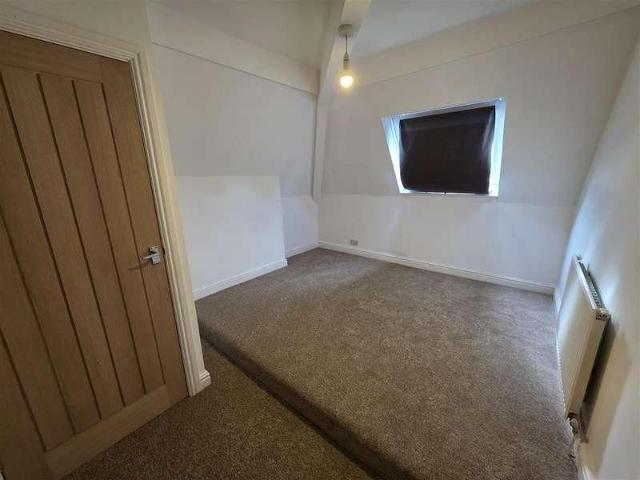 Apartment for rent in Daisy Hill, Lee Bank