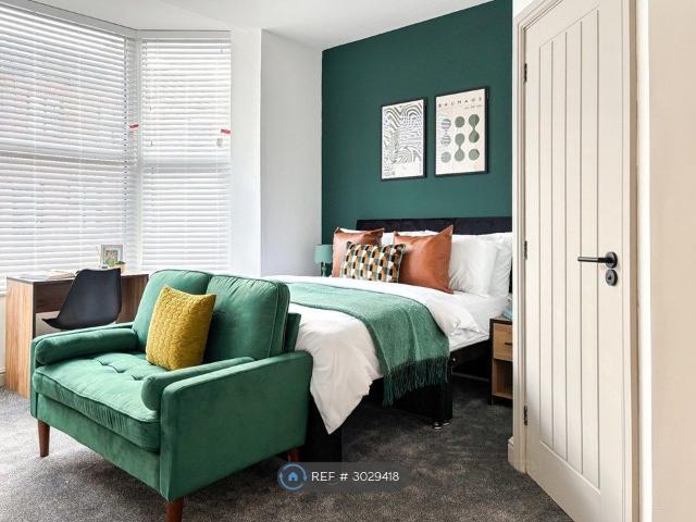 Room for rent in Daisy Hill, Lee Bank