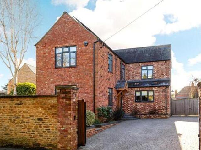 House for sale in Northampton, Northamptonshire