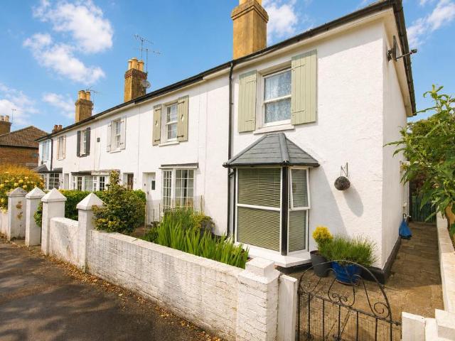 House for rent in Pachesham Park, Surrey