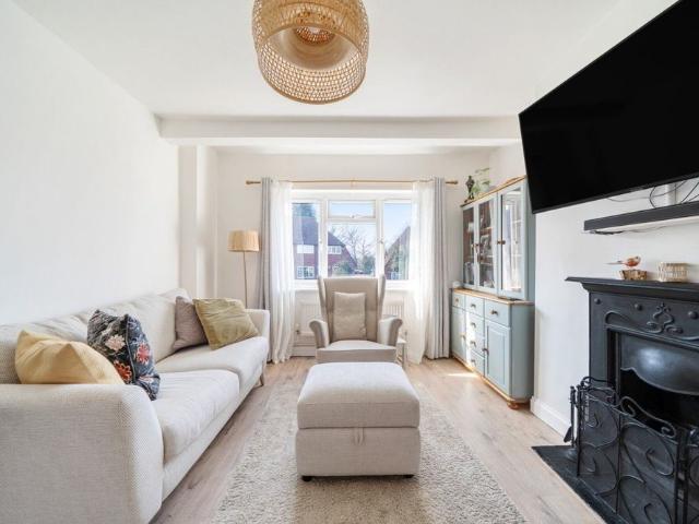 Apartment for rent in Middle Park, Cat Hill