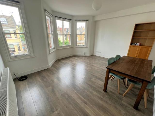 House for rent in North Finchley, Greater London